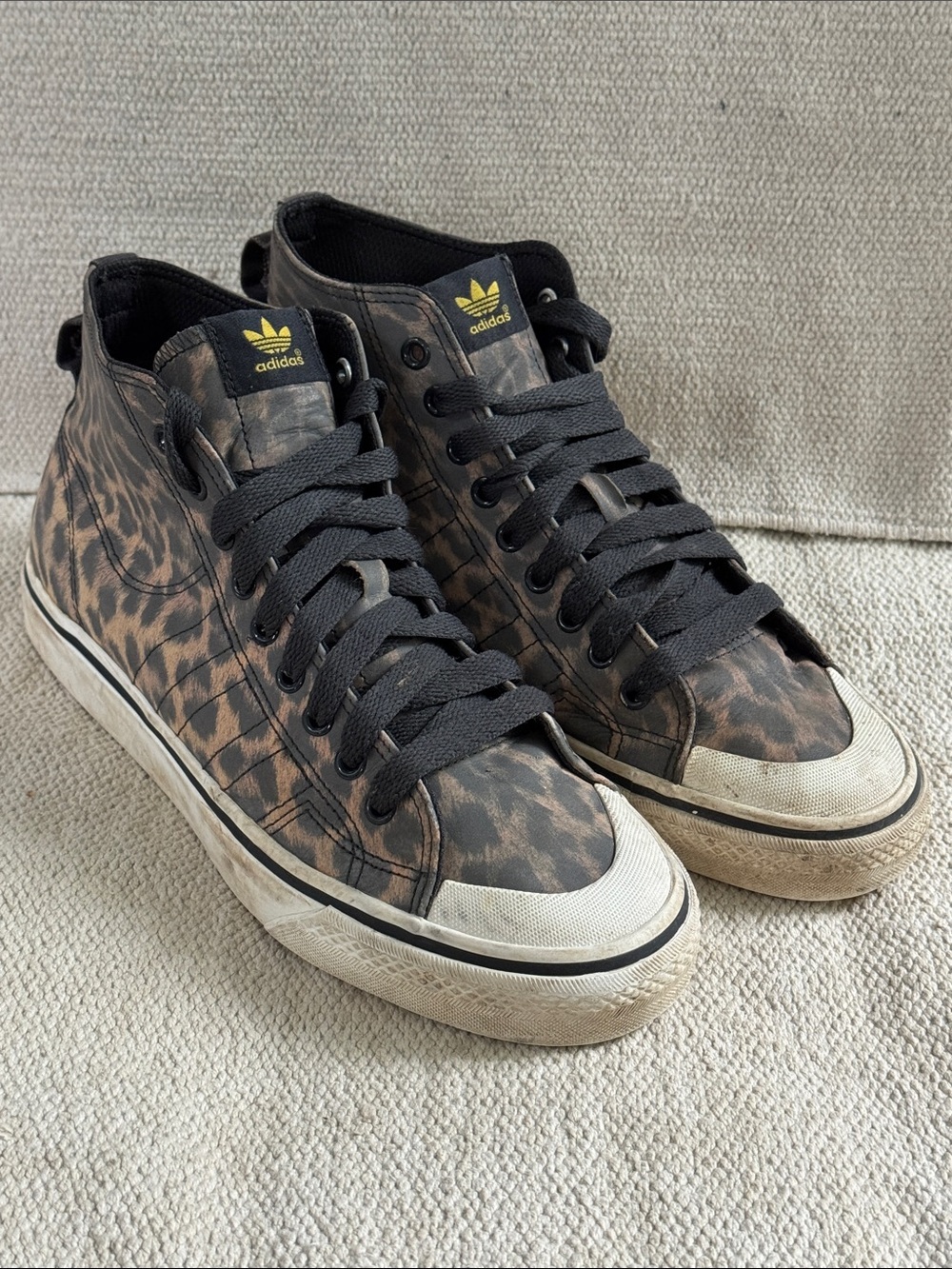 adidas men’s 9 1/2 eur 43 1/3 Leopard Print High-Top Nizza Sneakers